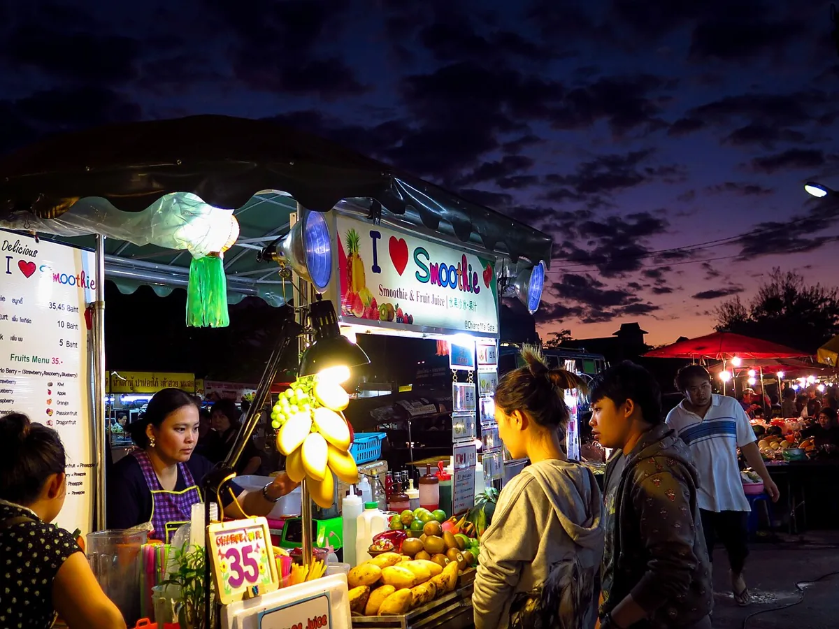 Stämningsbild från en marknad i Chiang Mai