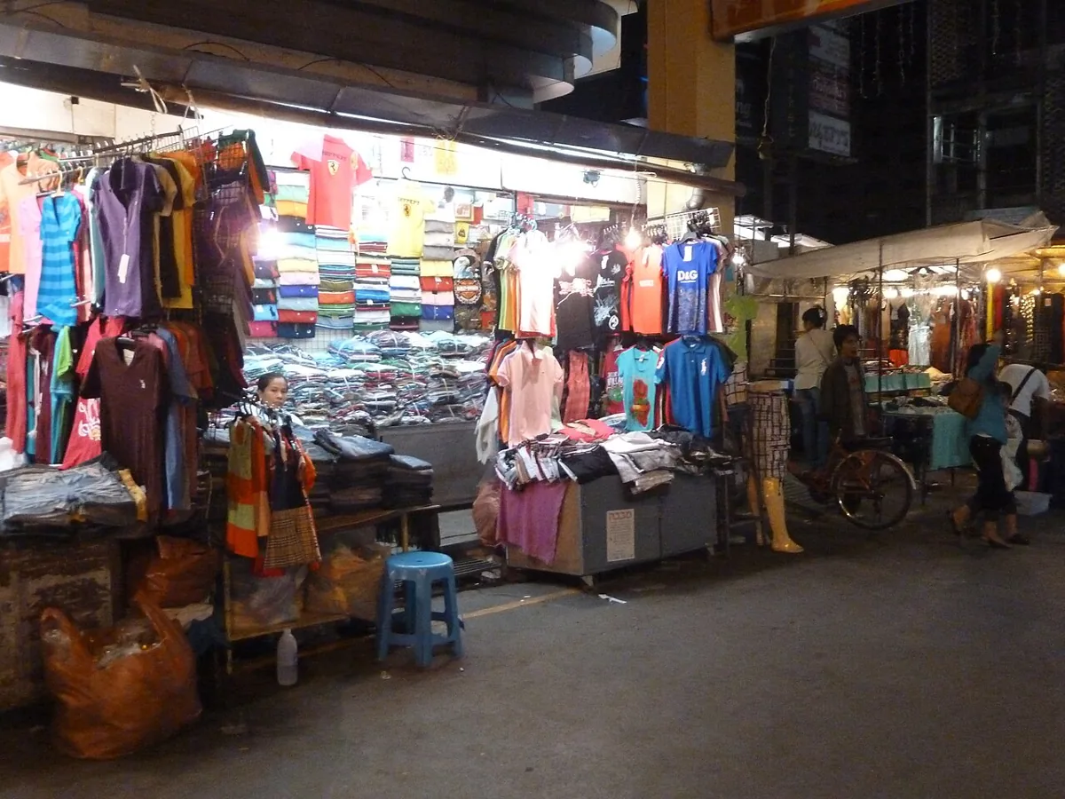 Stämningsbild från en marknad i Chiang Mai