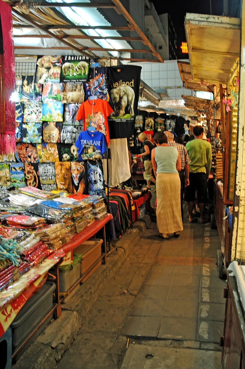 Stämningsbild från en marknad i Chiang Mai