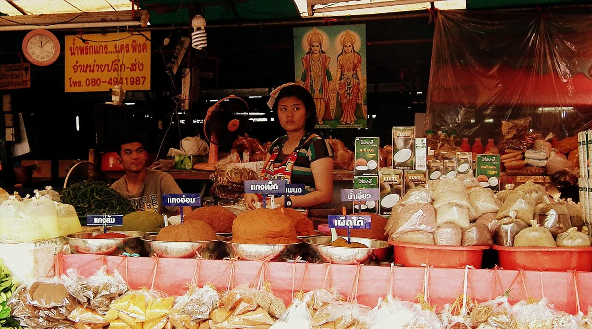 Stämningsbild från en marknad i Chiang Mai